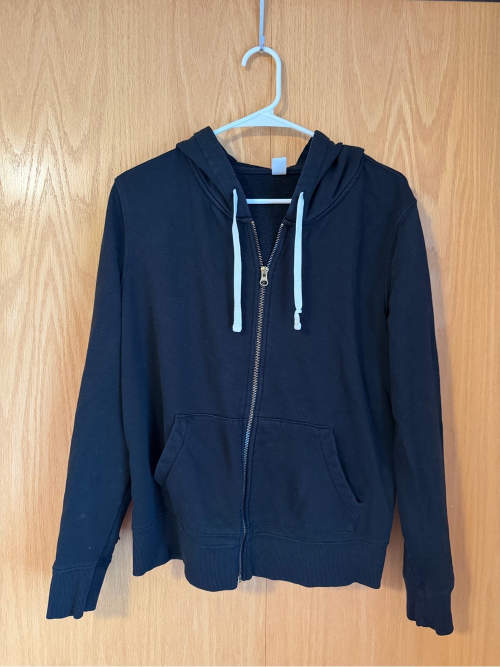 Old Navy black and white label fleece top